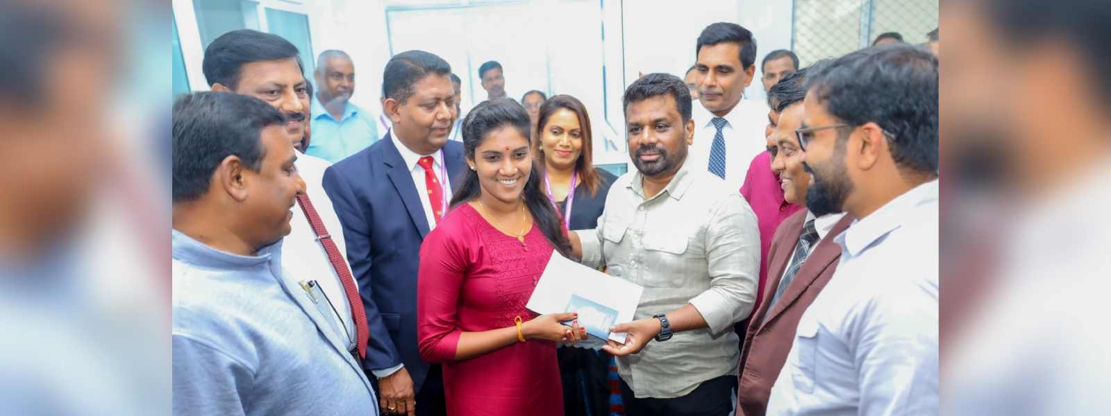 යාපනයේදී විවෘත වුණු පාස්පෝට් ඔෆිස් එක..